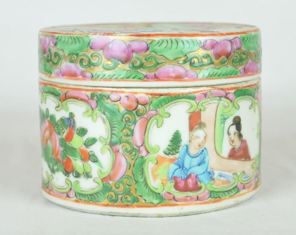 ANTIQUE CHINESE ROSE MEDALLION LIDDED JAR - 2 1/2" ROSE MEDALLION LIDDED JAR