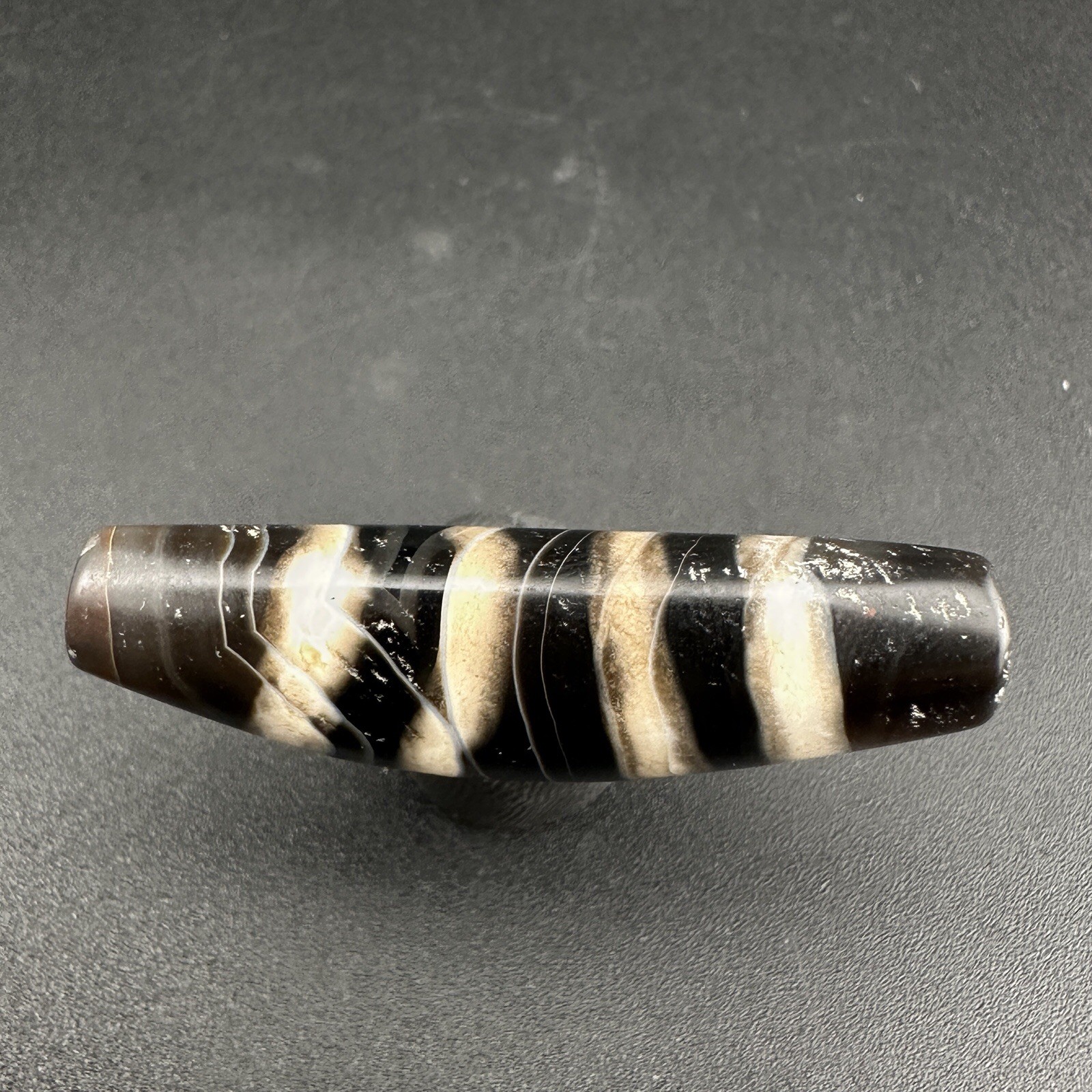 Tibetan Buddhism Agate 4 Stripe Horn Bead Totem Dzi Bead Amulet Pendant