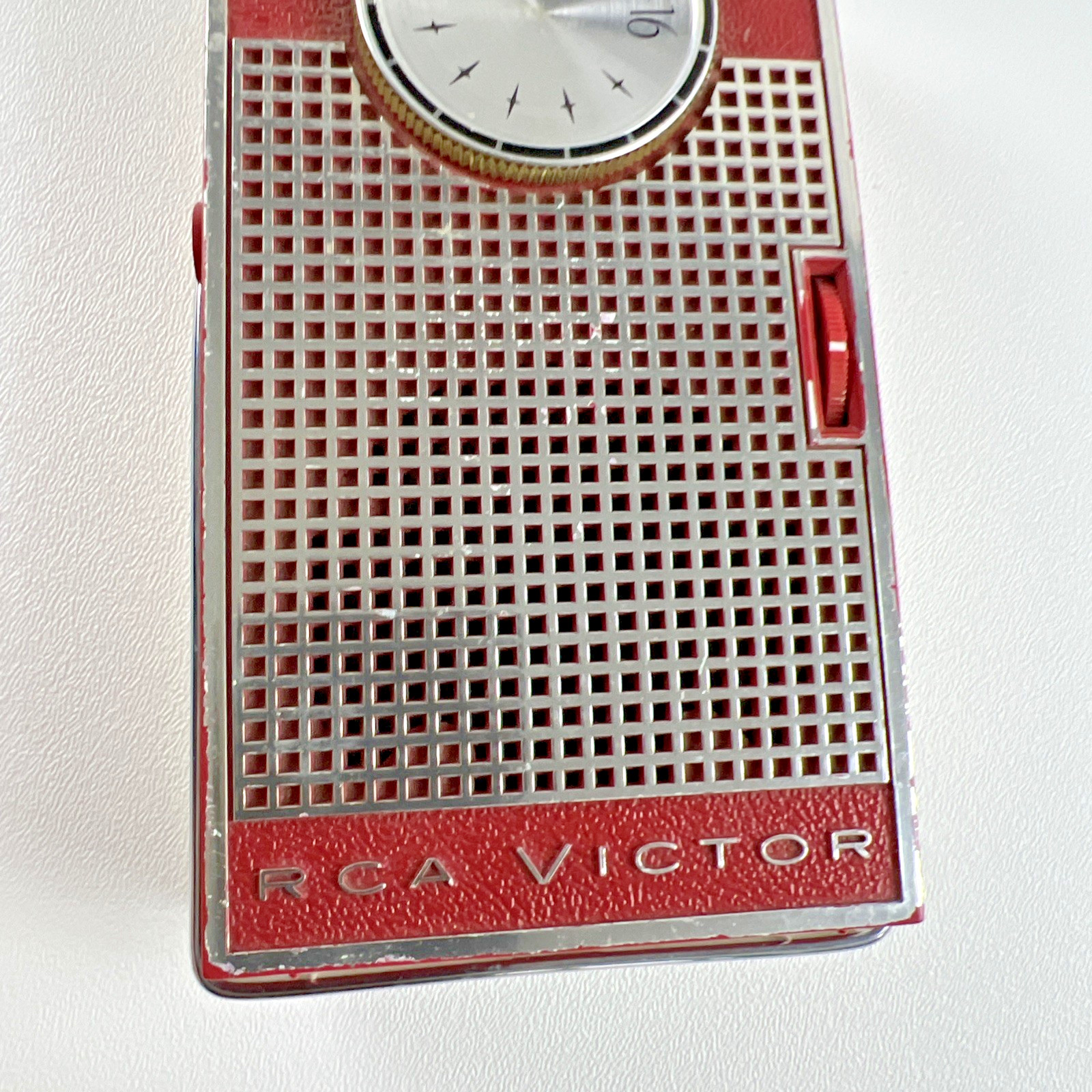 RCA Victor Model 1-RG-33 AM Transistor Radio - Superheterodyne, Kind of Working