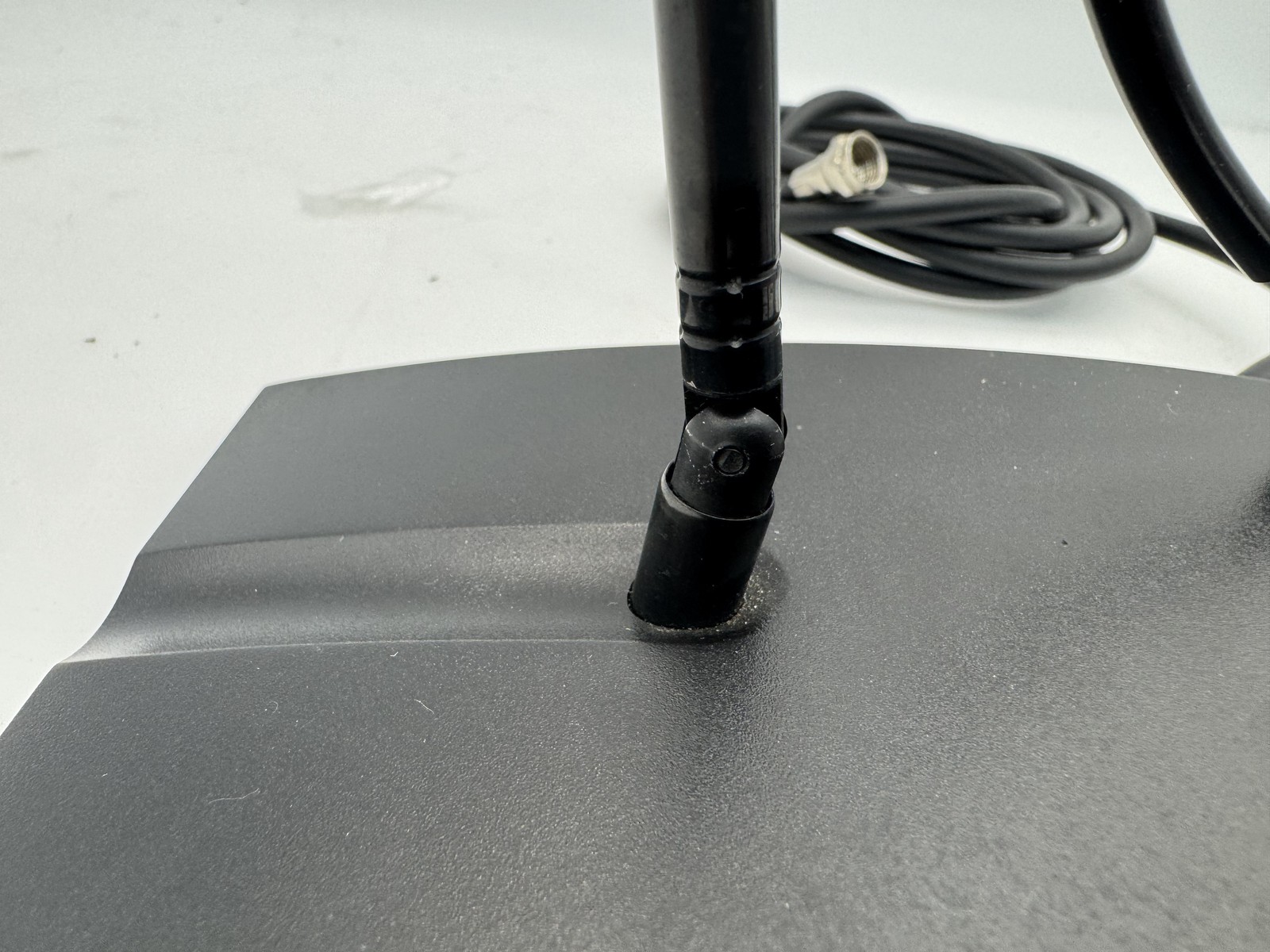 RCA Indoor TV Antenna UHF VHF FM Adjustable Dipole Loop Coaxial Black