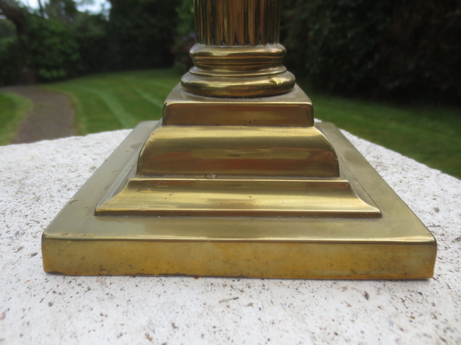 Antique Brass Corinthian Column Oil Lamp Brass 12" In Height