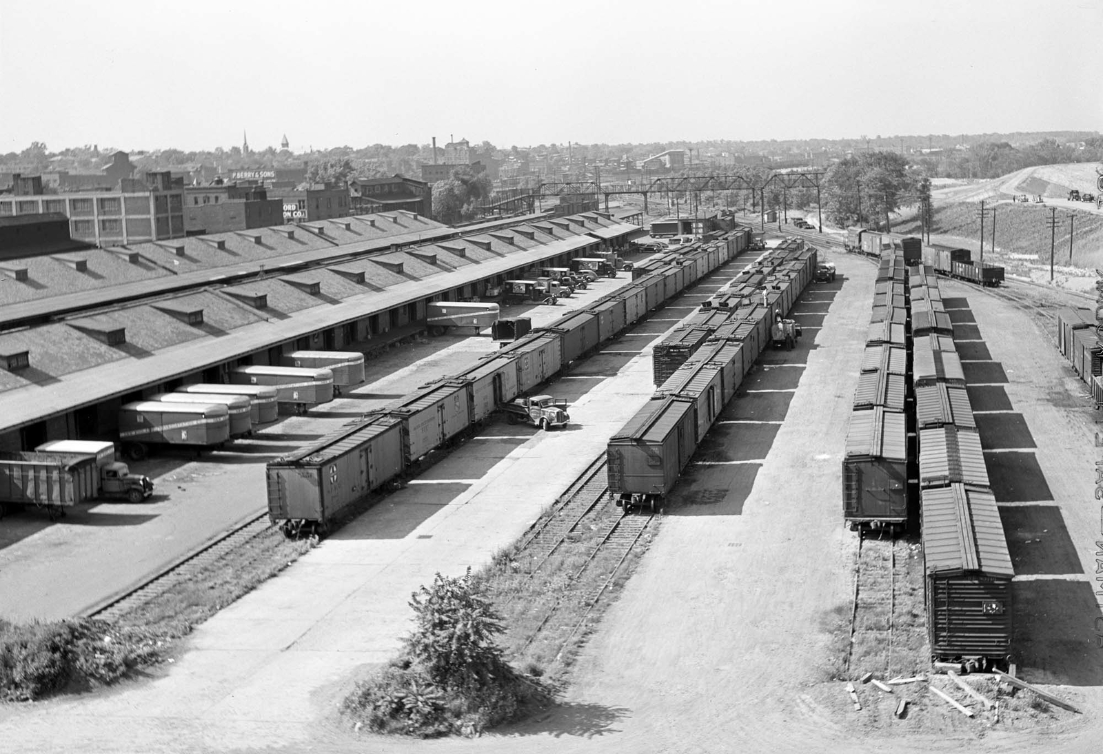 1941 Freight Depot, Hartford, Connecticut Vintage Old Photo 13" x 19" Reprint