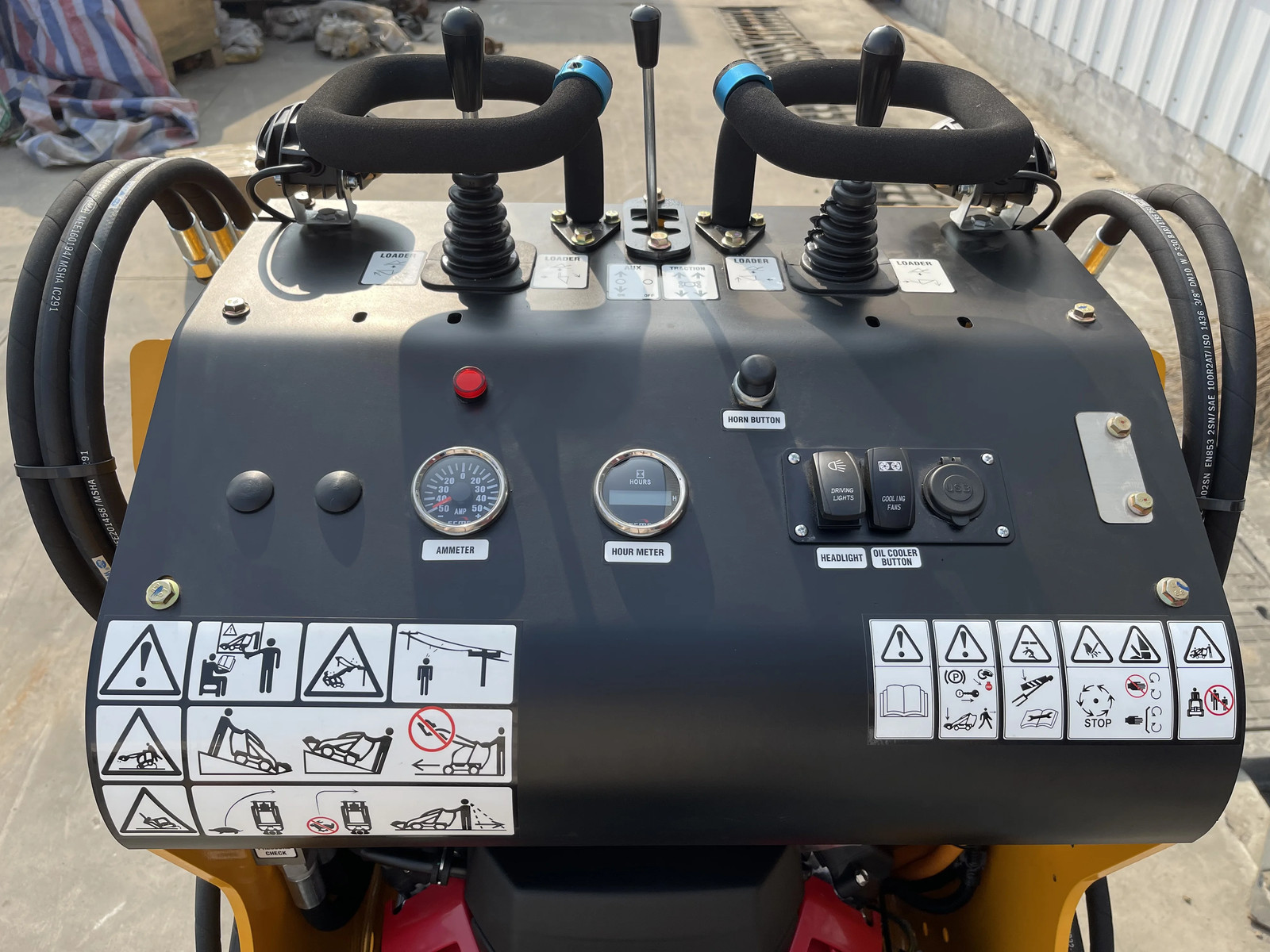 AGT 1 Ton Mini Skid Steer Loader 24HP Gasoline R740D Engine Tracked EPA MX-CRT23