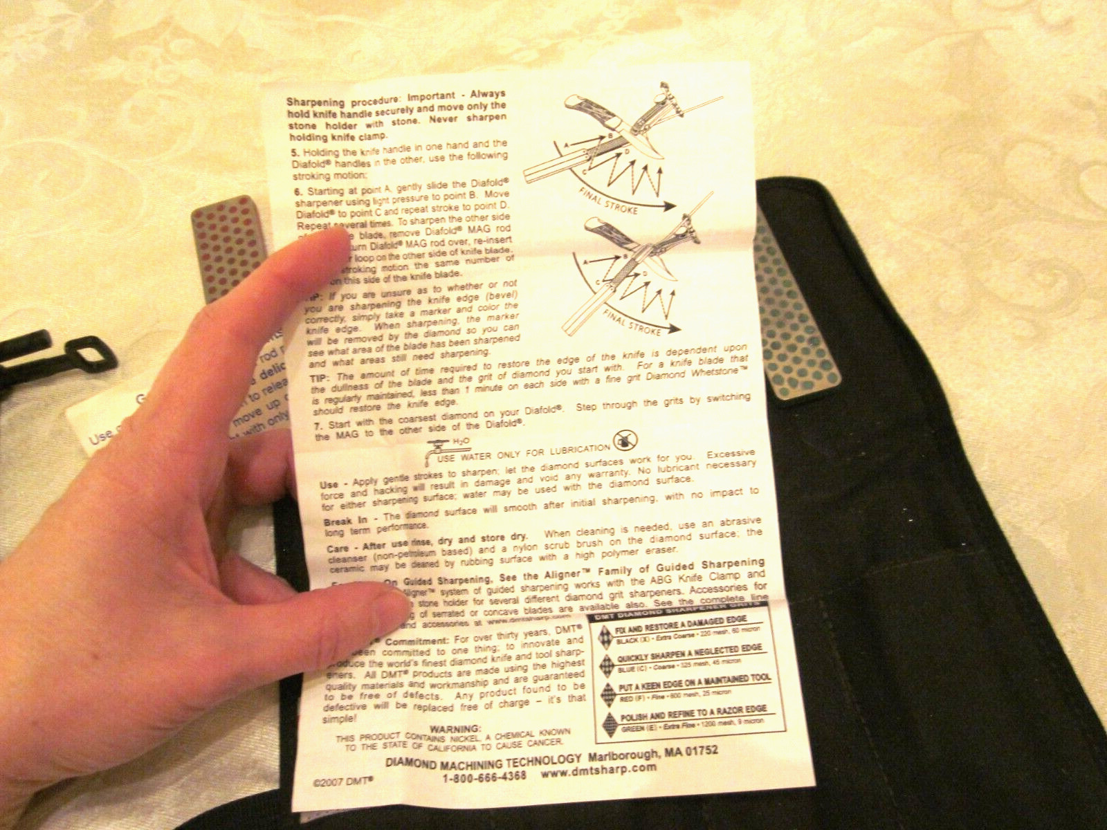 DMT Diafold Magna-Guide Sharpening System and 5 Stones