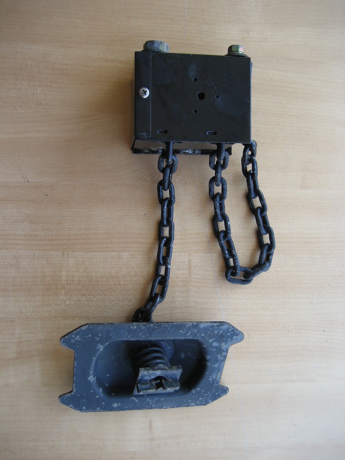 1997-04 Mitsubishi Montero Sport OEM Spare Tire Hoist Wheel Carrier Winch Hanger