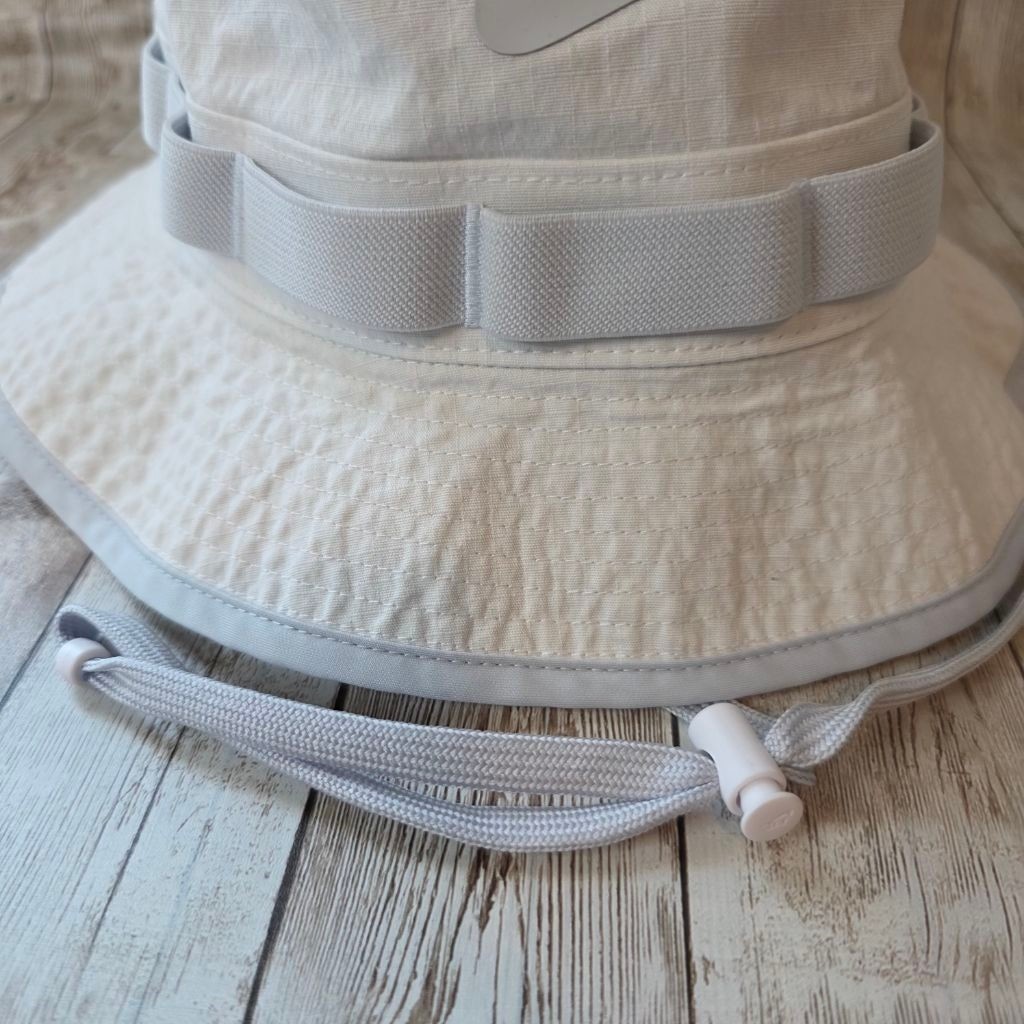 Nike Dri-FIT Apex Bucket Hat White Gray NWOT