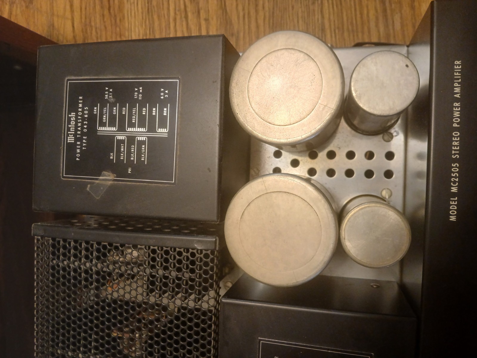 Mcintosh Amplifier Mc 2505 In Working Condition With Wood Case And Manual