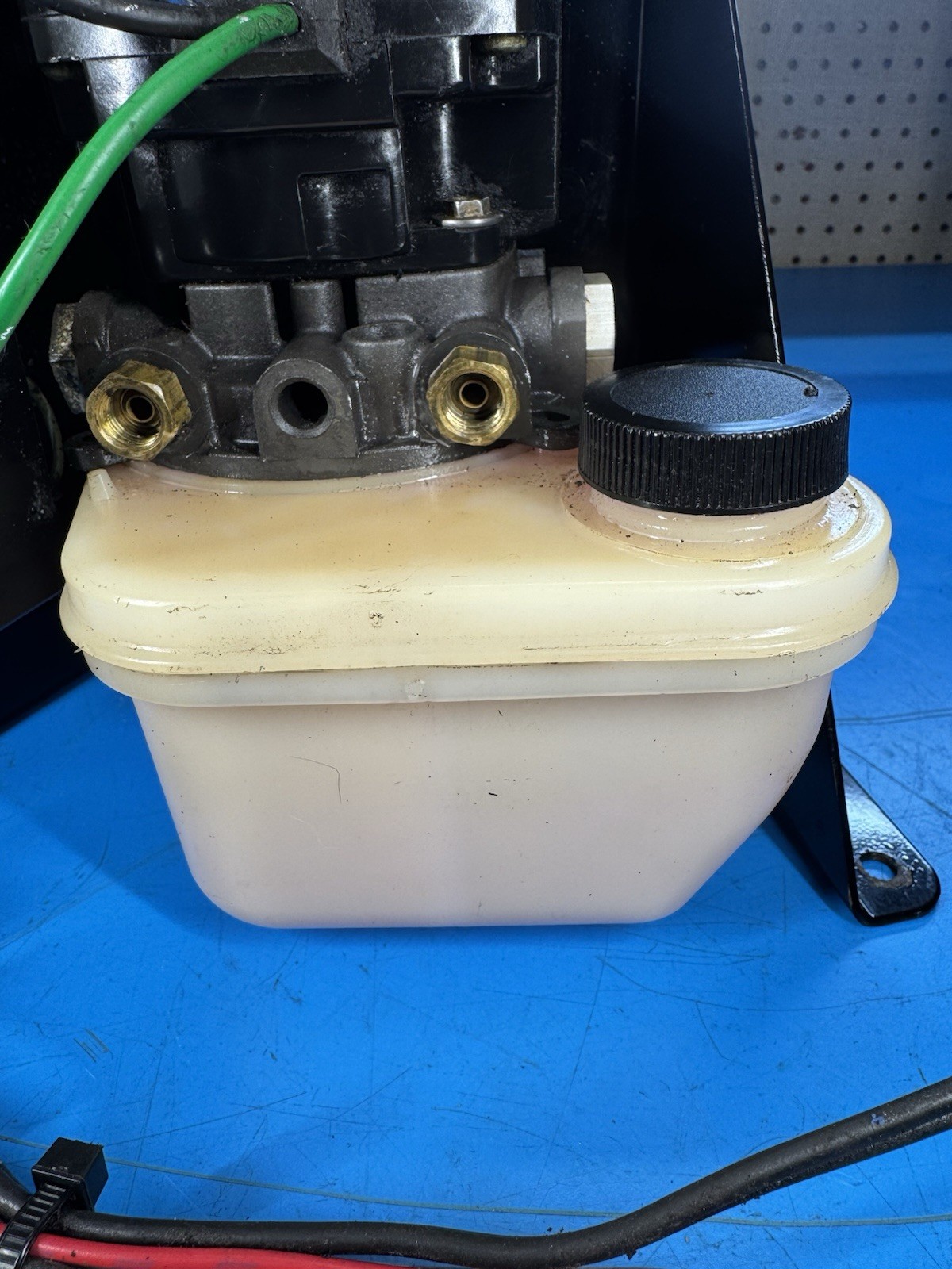 MerCruiser Alpha One Gen 2 Trim Tilt Pump