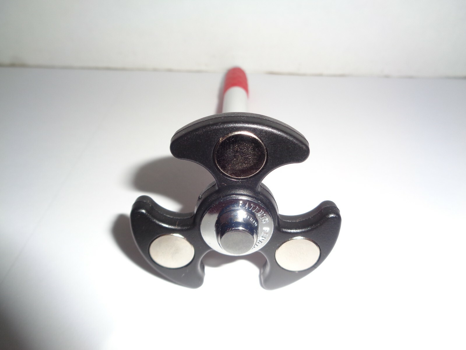 RED FIDGET SPINNER PEN RETRACTABLE WITH COMFORT GRIP BLACK INK