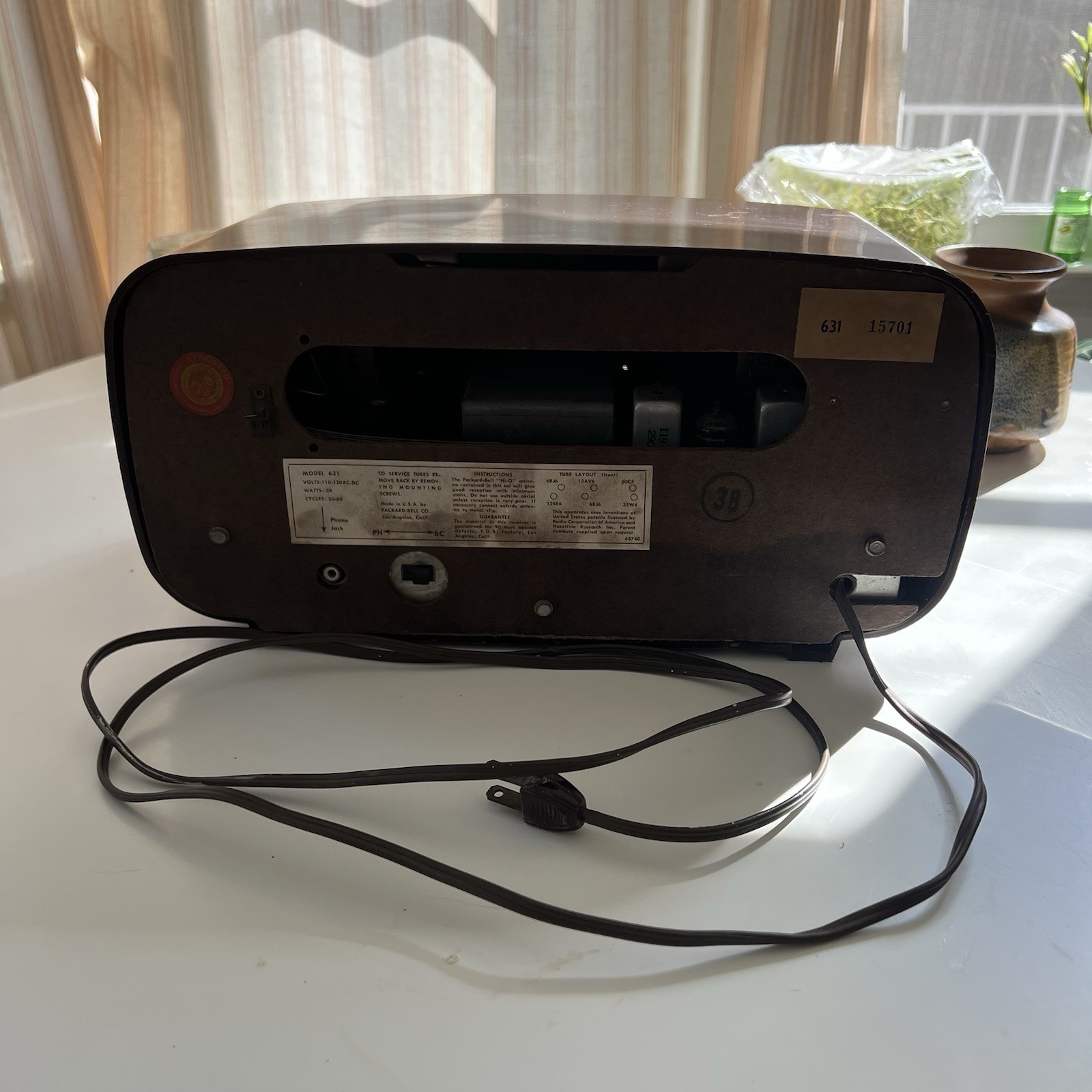 Vintage Packard Bell Model 631 Tube Radio Brown Bakelite AM