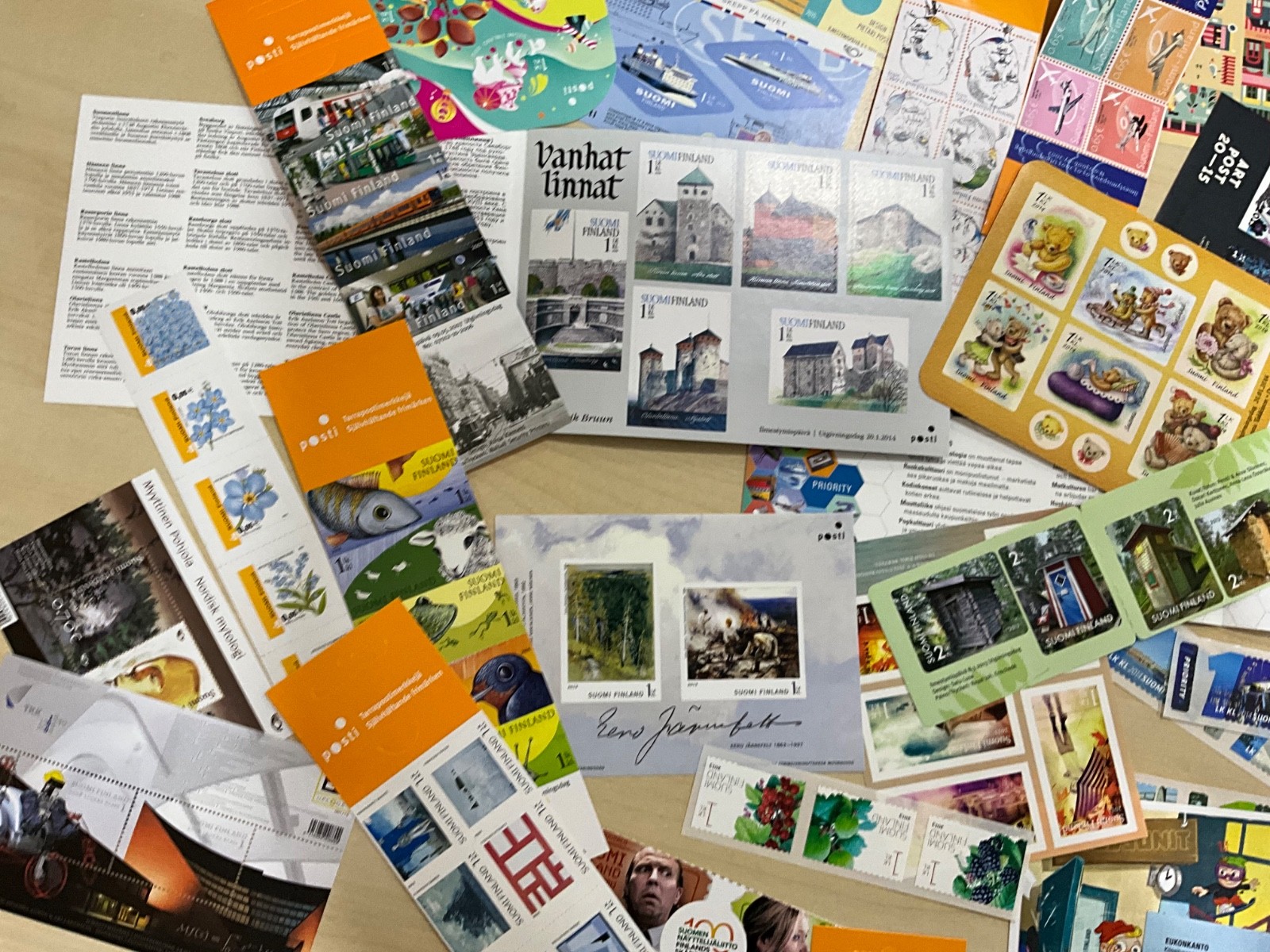 Finland MNH Stamps modern sheets booklets 100 different items @3*