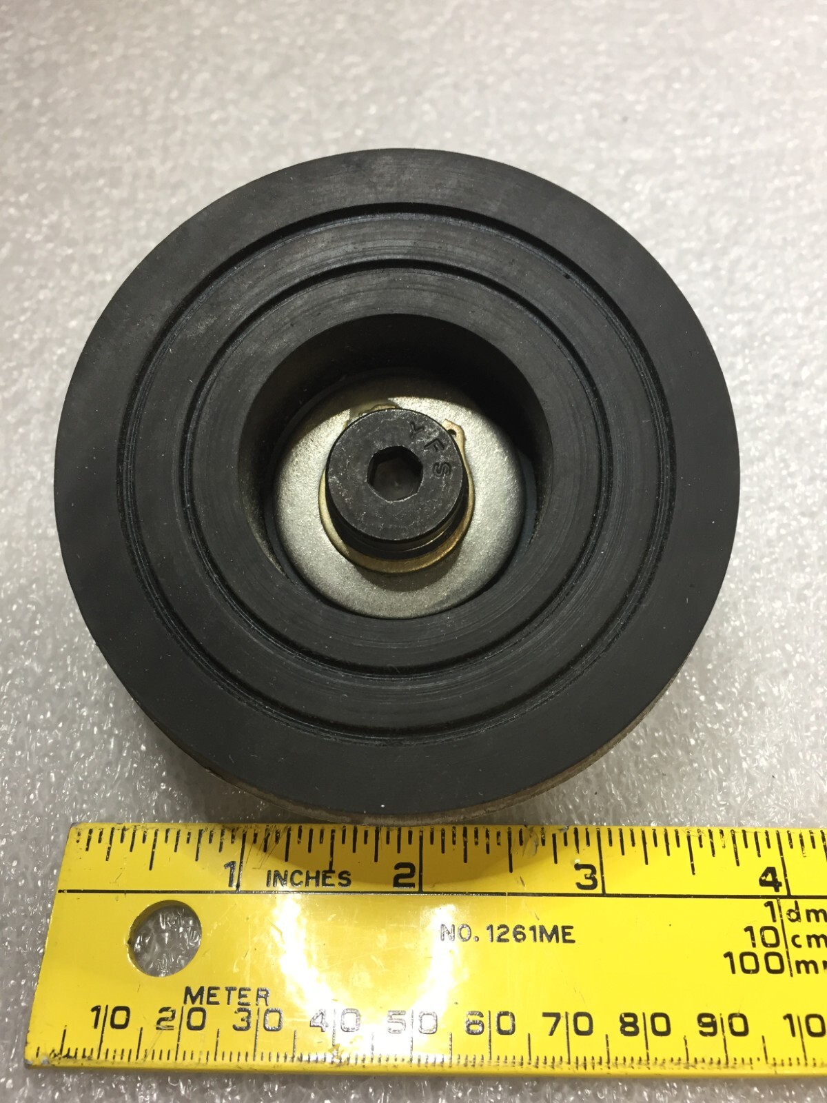 SET OF 4 VIBRASYSTEMS ANTI VIBRATION FEET 4IN DIAMETER 2IN HEIGHT 1IN RUBBER