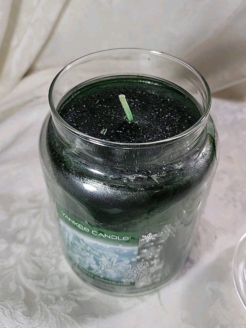 Yankee Candle "IN A WINTER WONDERLAND" Large Jar - Unique Label New - HTF