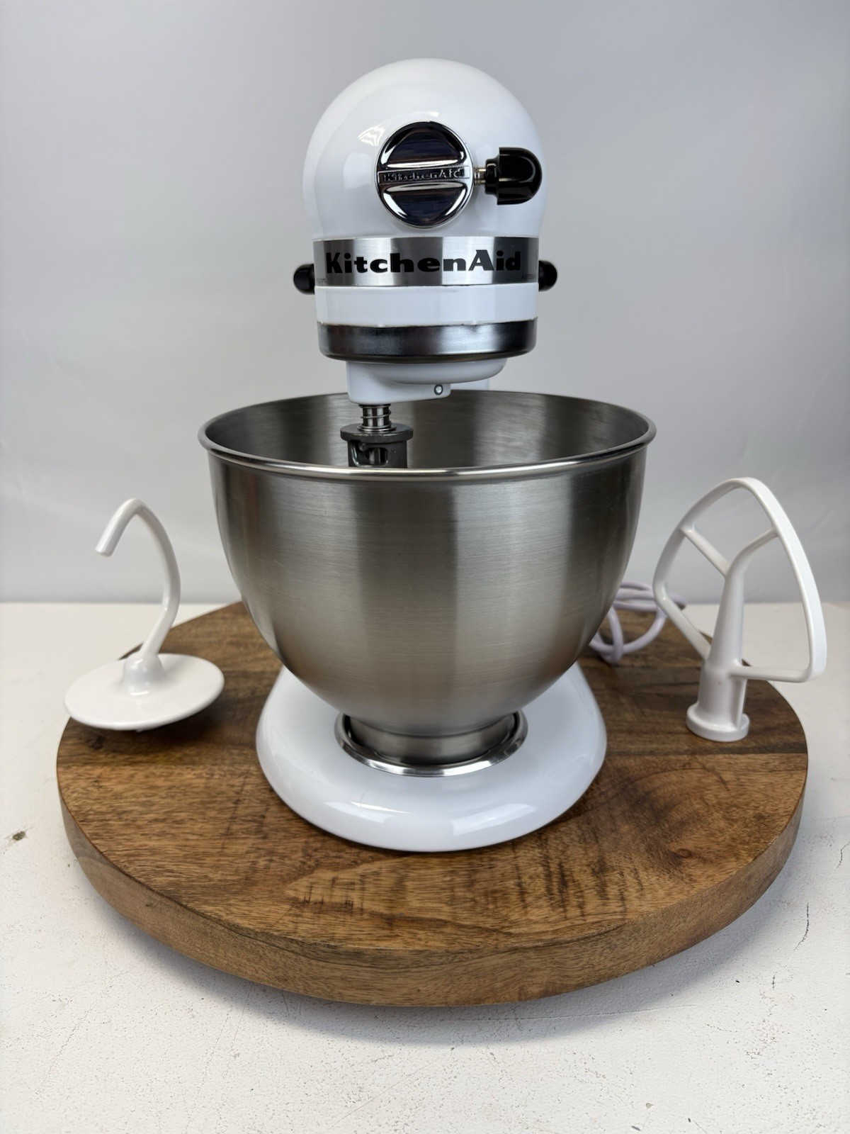 KitchenAid - Classic Series 4.5 Quart Tilt-Head Stand Mixer - K45SSWH - White