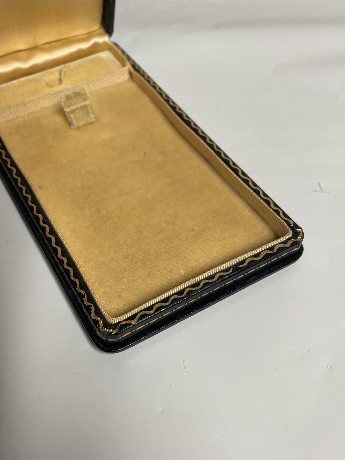 Vtg WWII–Vietnam US Medal Presentation Case Box Only Empty Coffin