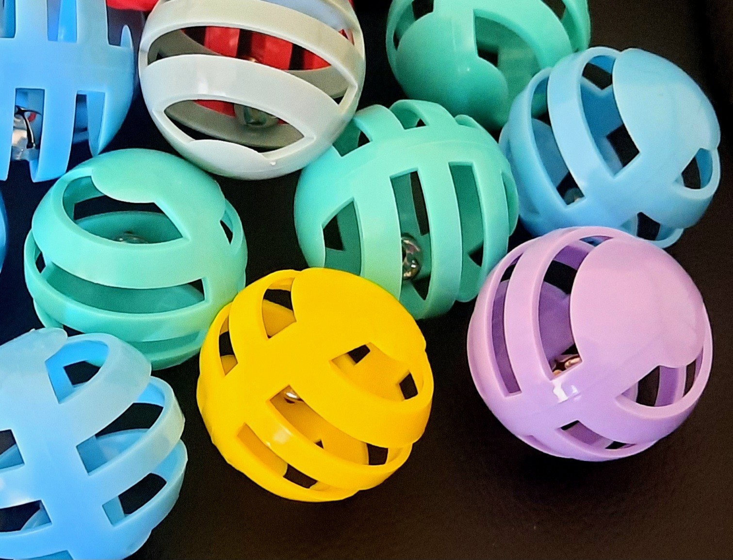 24 Cat Toy Balls with Bell Inside – Thick Plastic – Random Colors – Fun &...