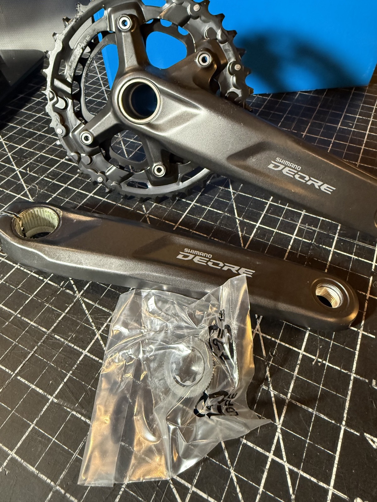 Shimano FC-M5100-B2 Crankset  Grey