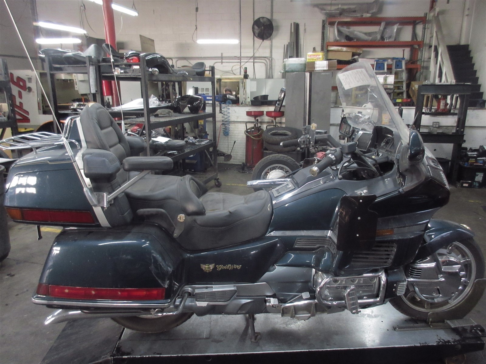 1989 88-90 Honda GL1500 Goldwing Front Lower Fog Left Right Light Lamp Pair