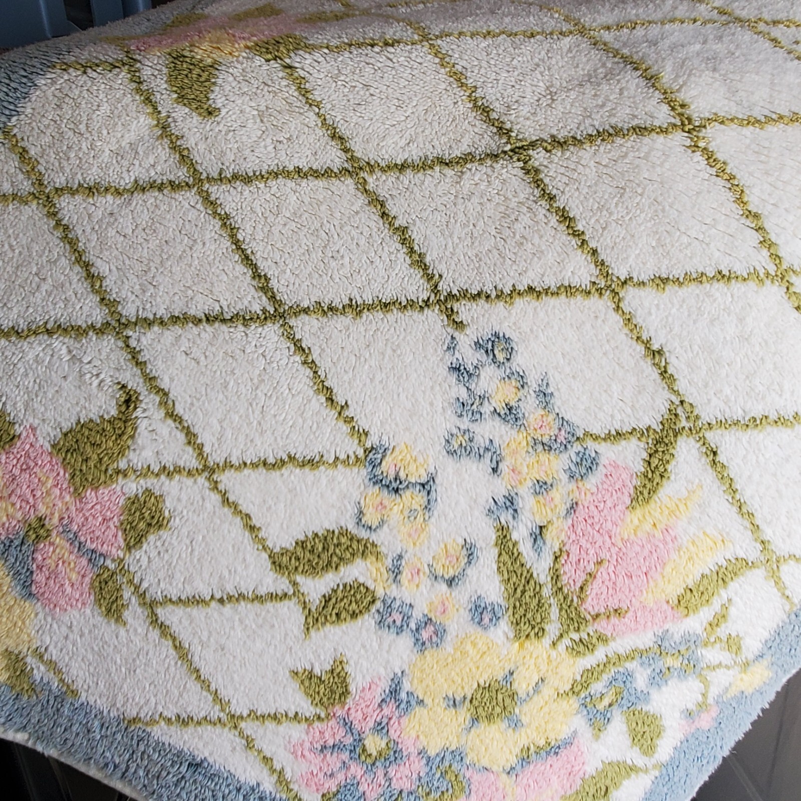 Longaberger Bath Mat Rug Pastel Trellis Pattern Blue Pink Cream White 18.5"x31"