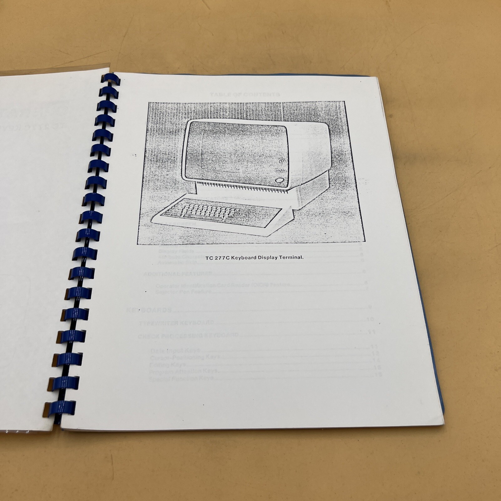 Telex Terminal Communications TC 277C Keyboard Display Terminal Operators Manual