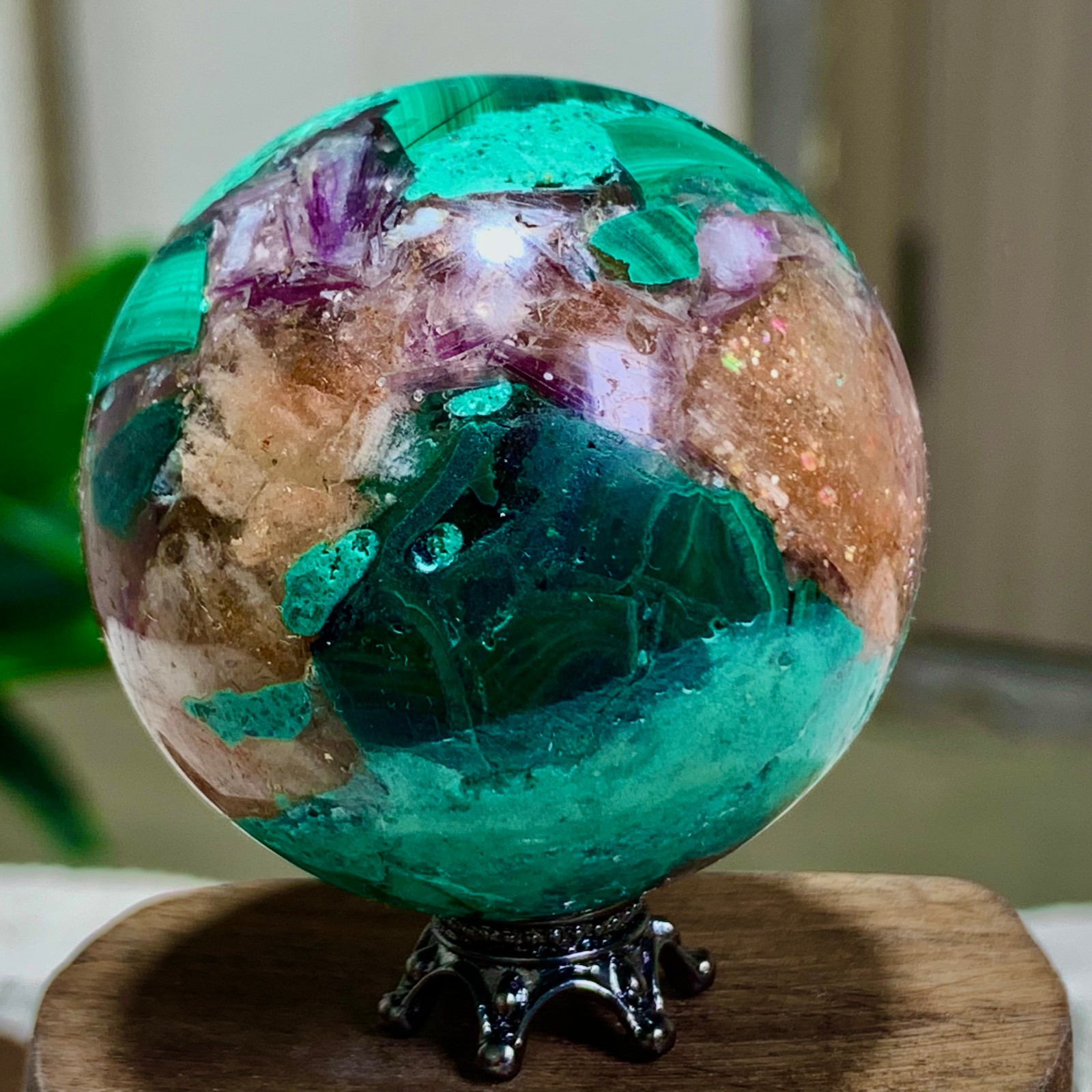 110G Newly discovered rare malachite purple mica symbiotic sphere restoration