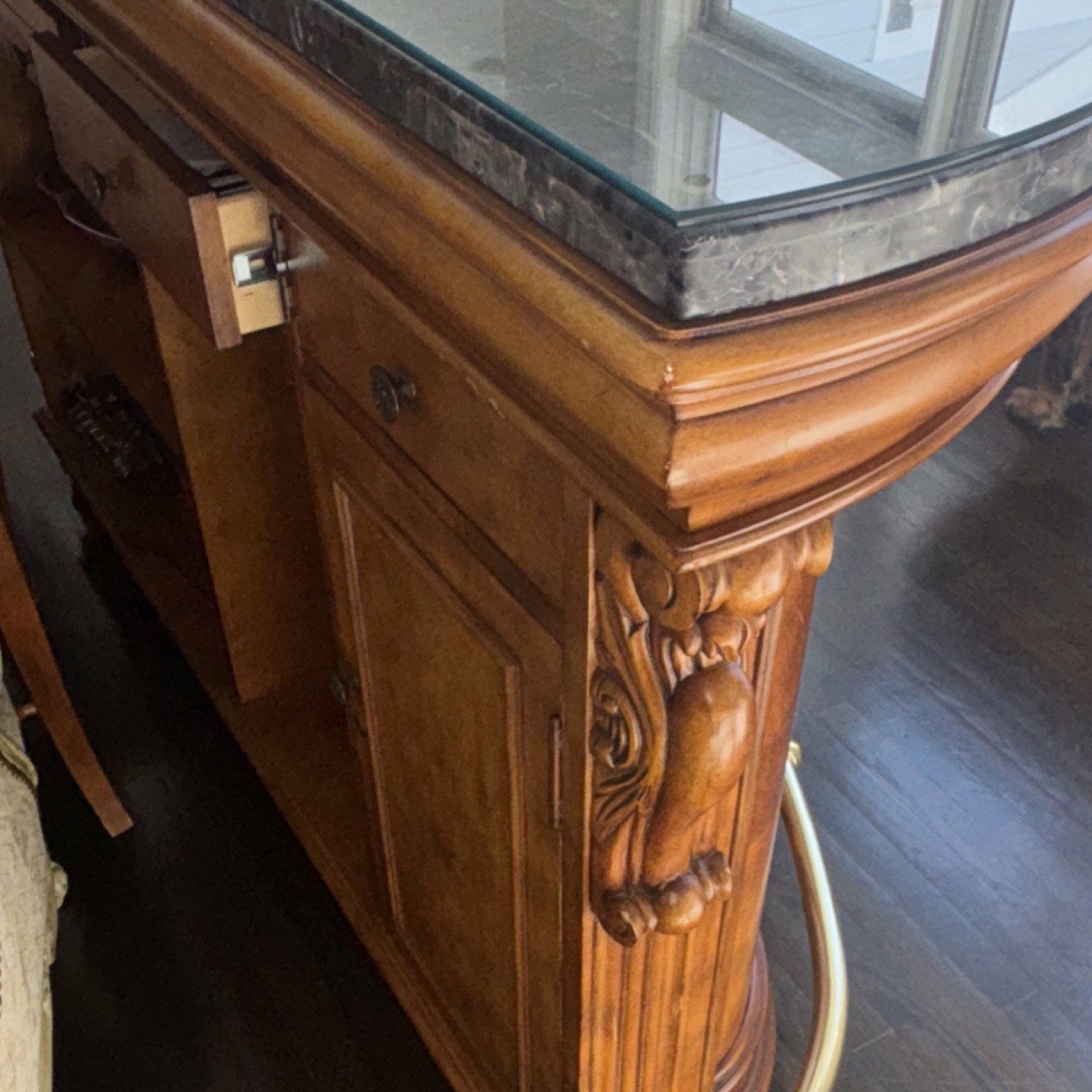 Pulaski Wood Bar Cabinet with Marble Top, Brass Handles, three bar stool’s