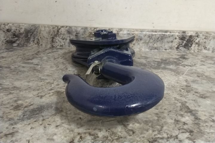 B/A Products Co. 6I-8T8 5/8 In; 3/4 In Compatible Rope Dia Snatch Pulley Block