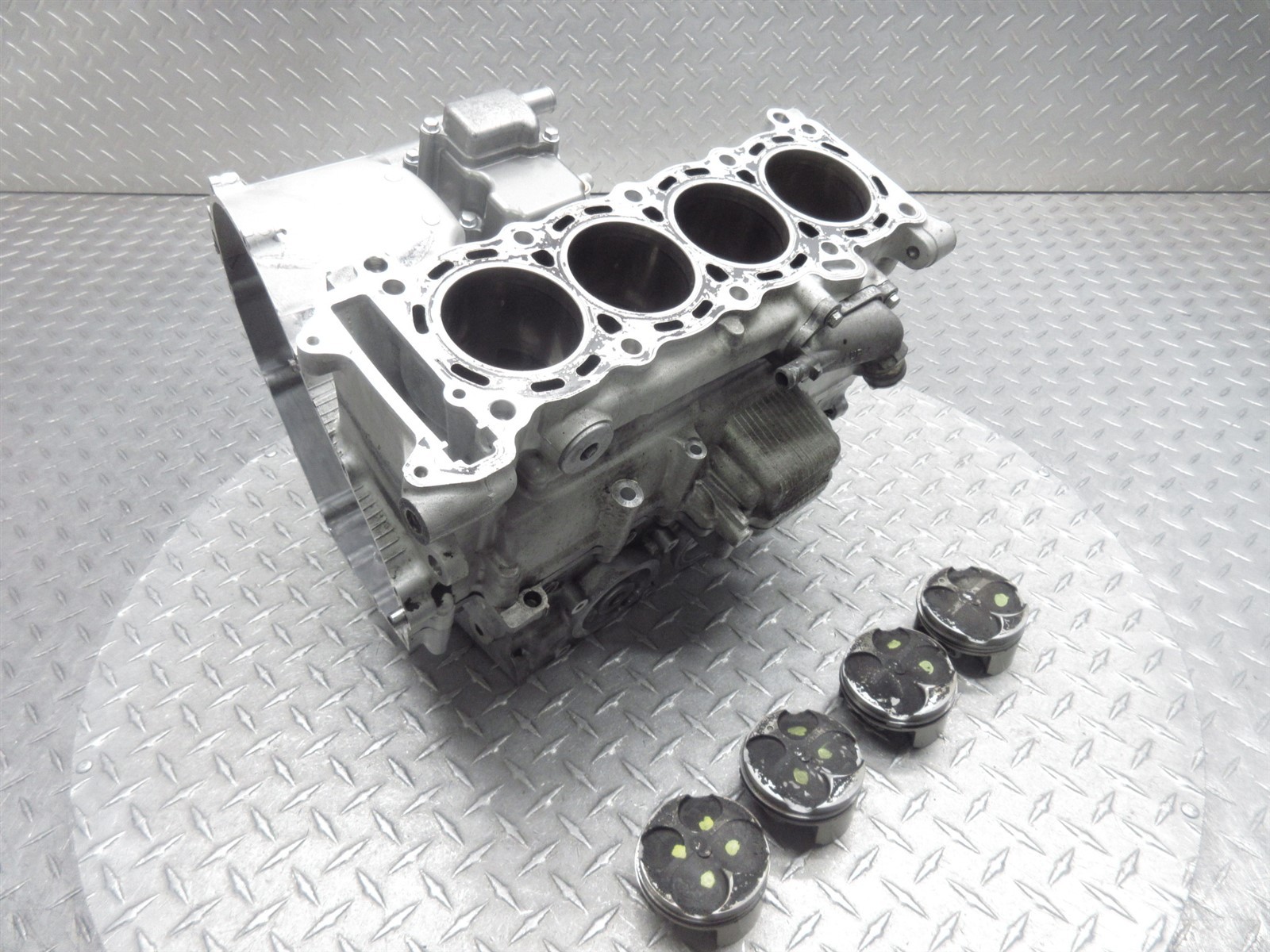 2007 06-07 Suzuki GSXR 600 GSXR600 Crankcase Case Engine Motor Block Piston Lot