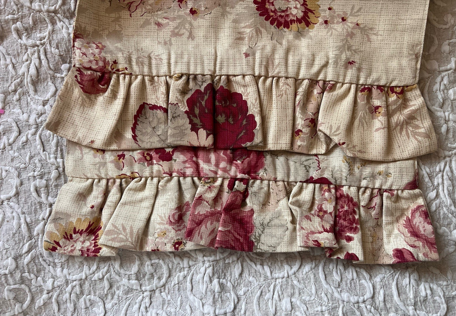 Waverly Vintage Rose Table Runner Reversible Stripes Norfolk Garden Room 72”