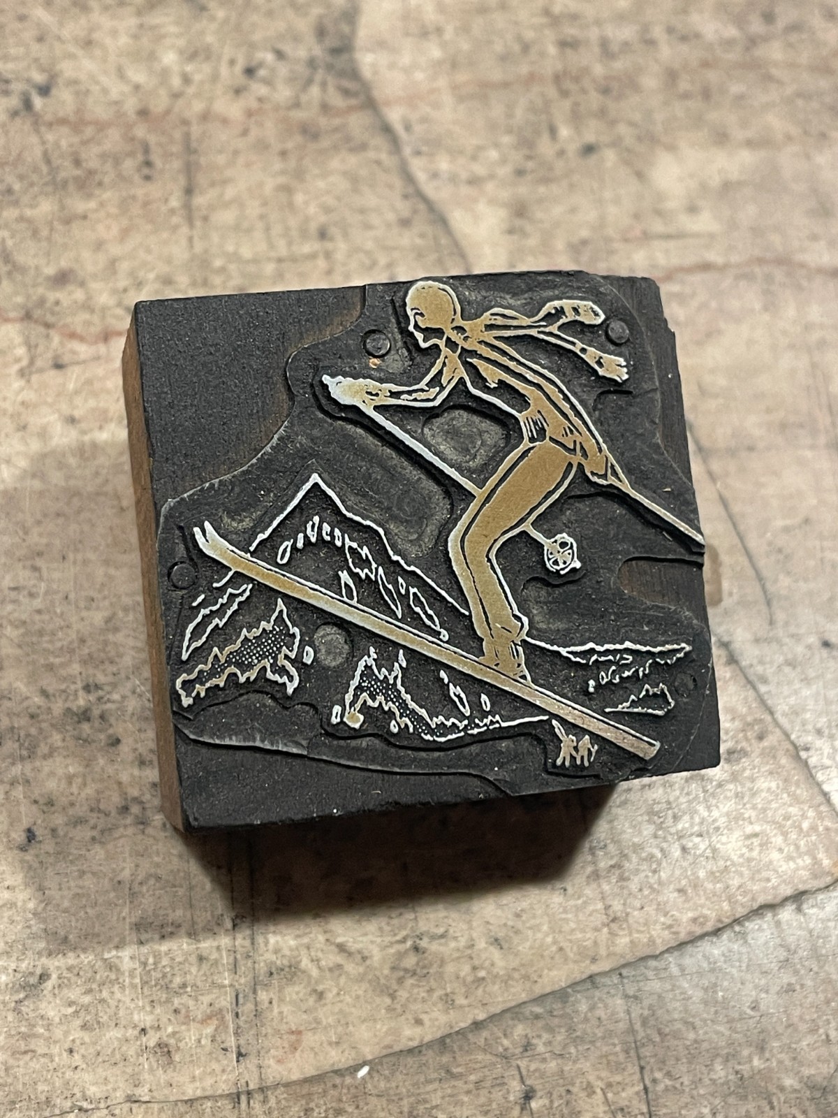 Printing Letterpress Printers Block Woman Skiing On Mountain / Sports (1564)
