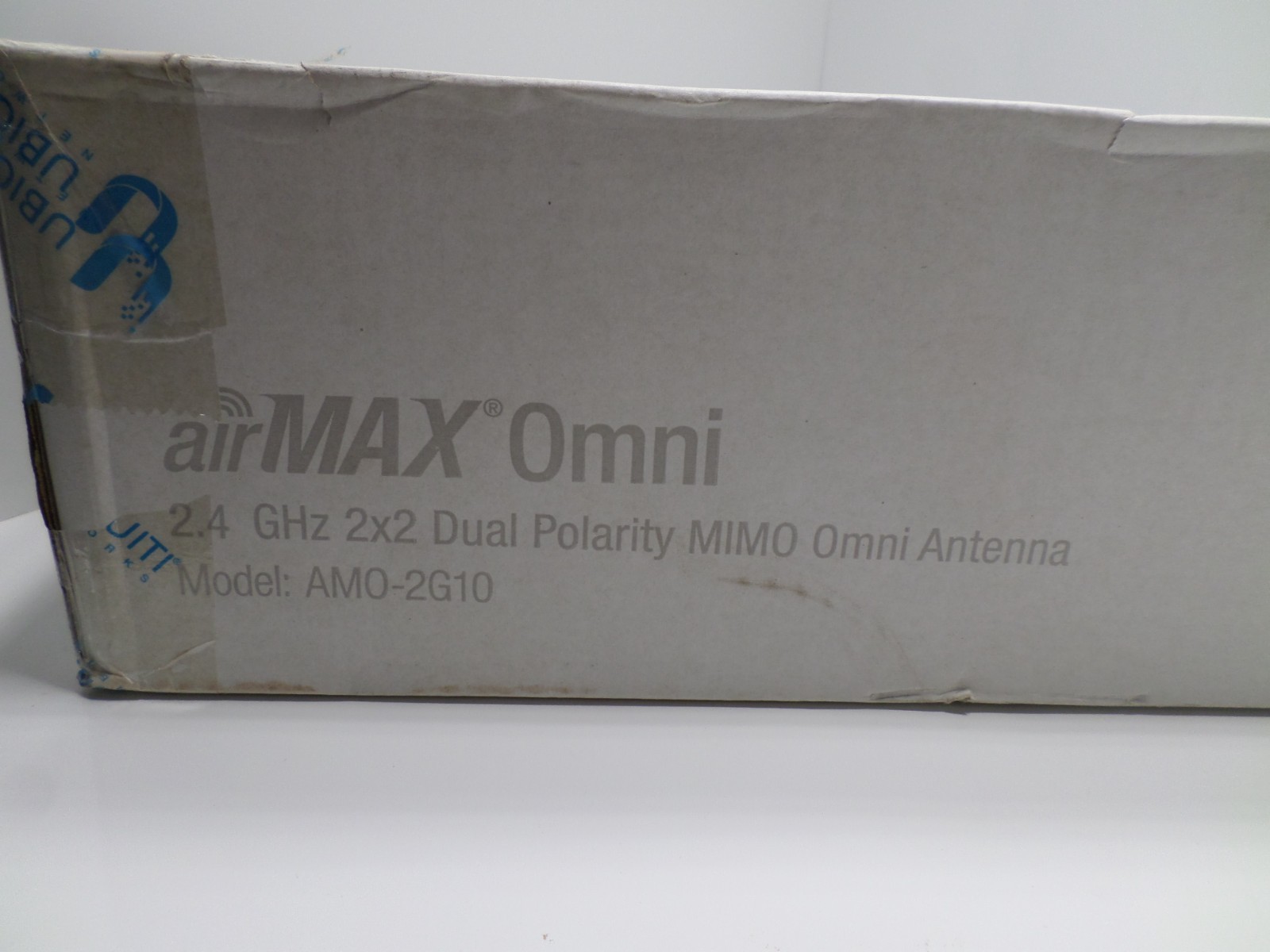 Ubiquiti airMAX Omni AMO-2G10 2.4 GHz, 10 dBi carrier-class 2x2 dual-polarity