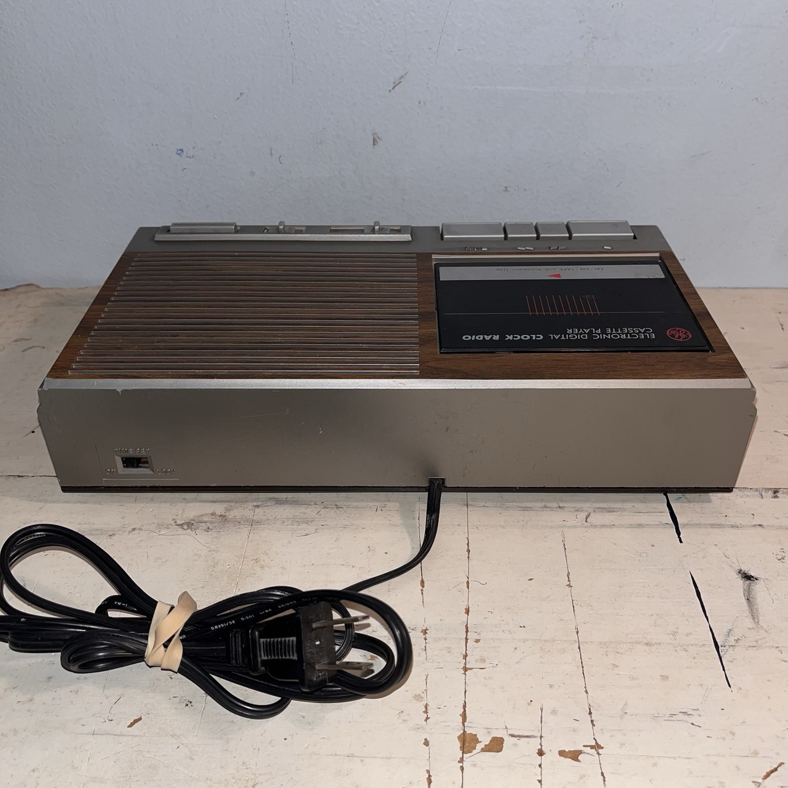 Vintage GE 7-4956B FM/AM Clock Radio Cassette Player Recorder Tested Works Red