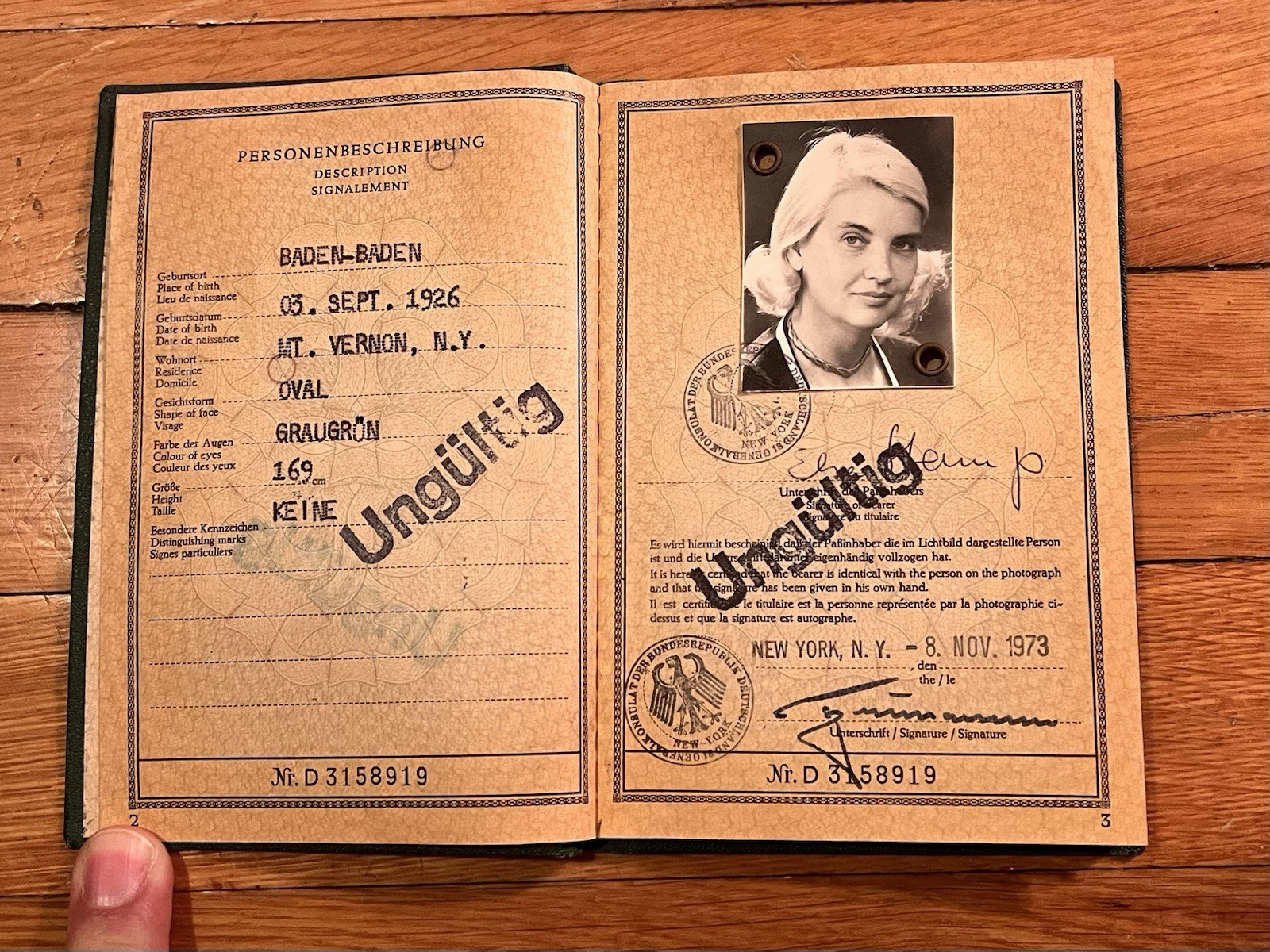 Bundesrepublik Deutschland Reisepass Passport Baden New York 1973 Pretty Woman