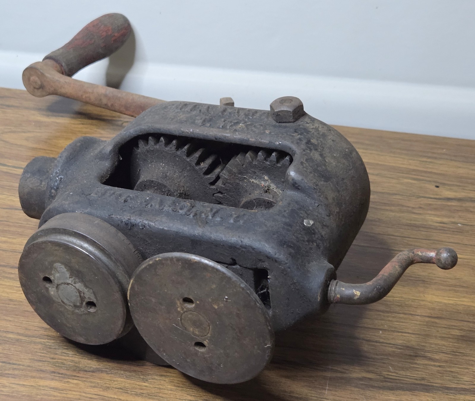 Antique Niagara Tool Works Sheet Metal Bead Roller Crimper Hand Crank Buffalo NY