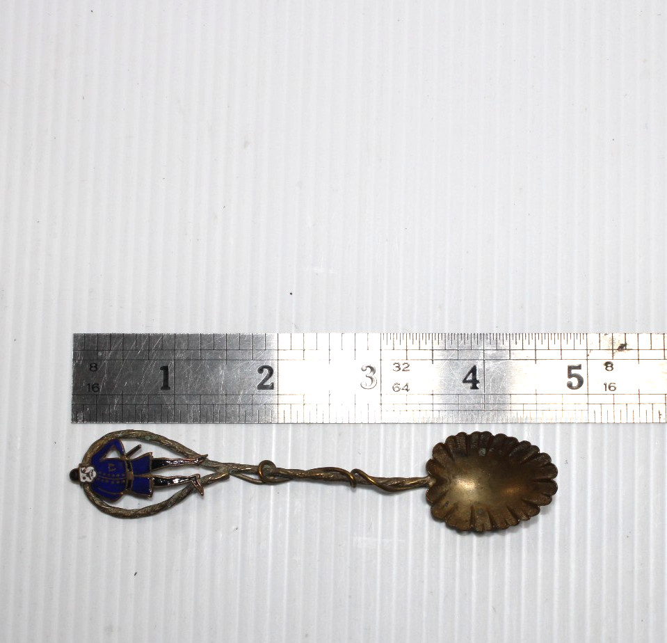 VINTAGE COLLECTIBLE SOUVENIR SPOON ENAMEL BRITISH BOBBY  #480