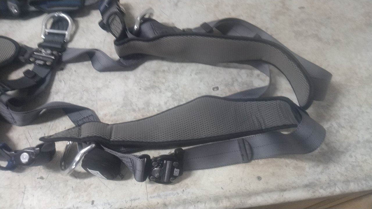 3M DBI-Sala 1140123 Size L 420 Lb Weight Cap Full Body Harness