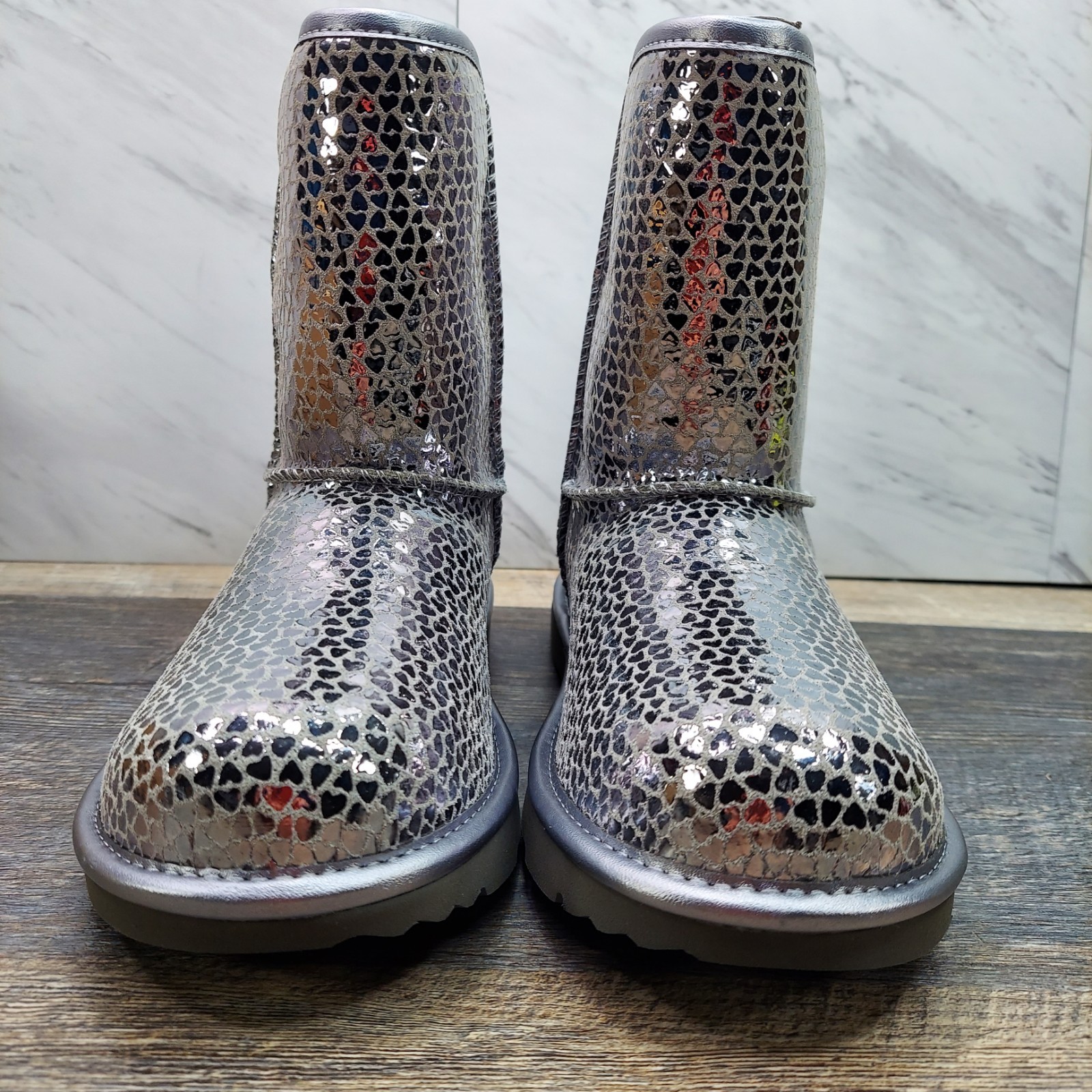 UGG Classic II Gel Hearts Silver Sequin Boots 1151613K Size 5 Kids Women's 6 NIB