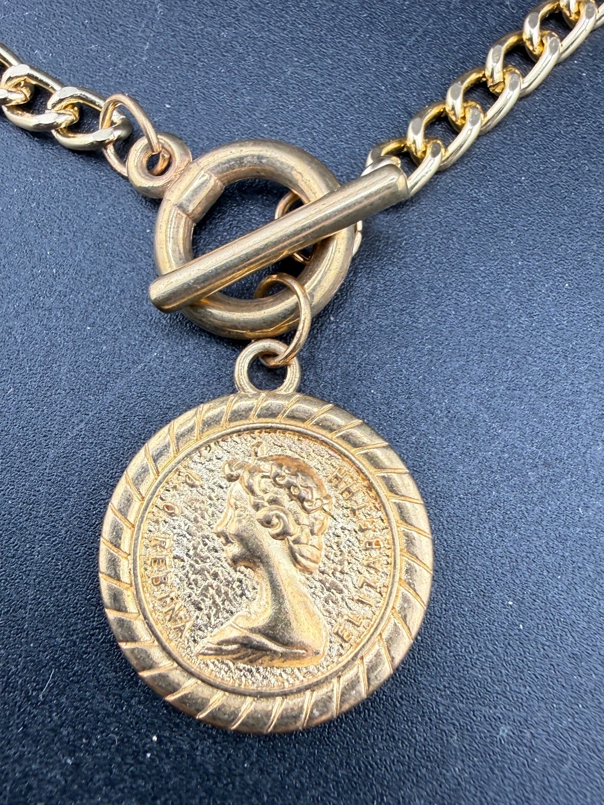 Vintage Elizabeth Imitation Coin  Necklace Gold Tone 18”