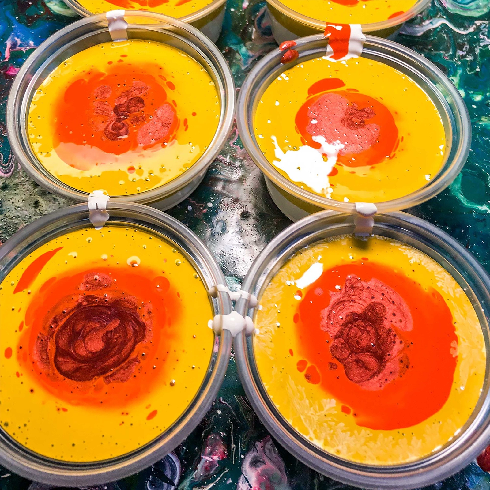 Pouring Masters Gloss Pouring Effects Medium - 64-Ounce/Half Gallon