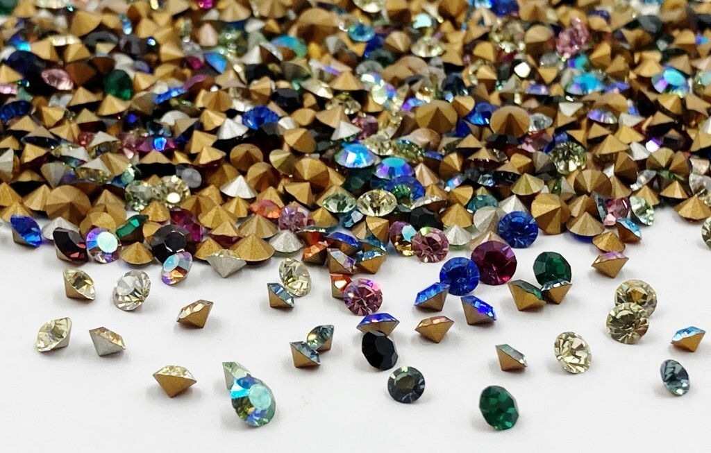 200 Vintage Swarovski Crystal 3mm To 4mm Small Rhinestones - Jewelry Repair J50