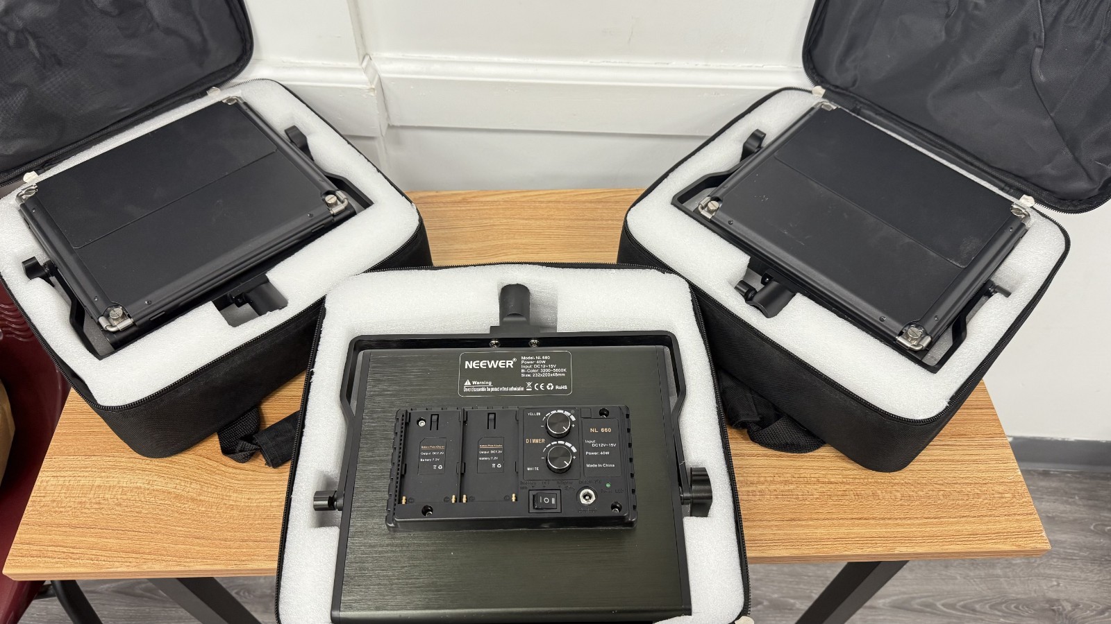 3 Pack Neewer LED Video Light Kit w/ Batteries & Carry Bags – NP-F550