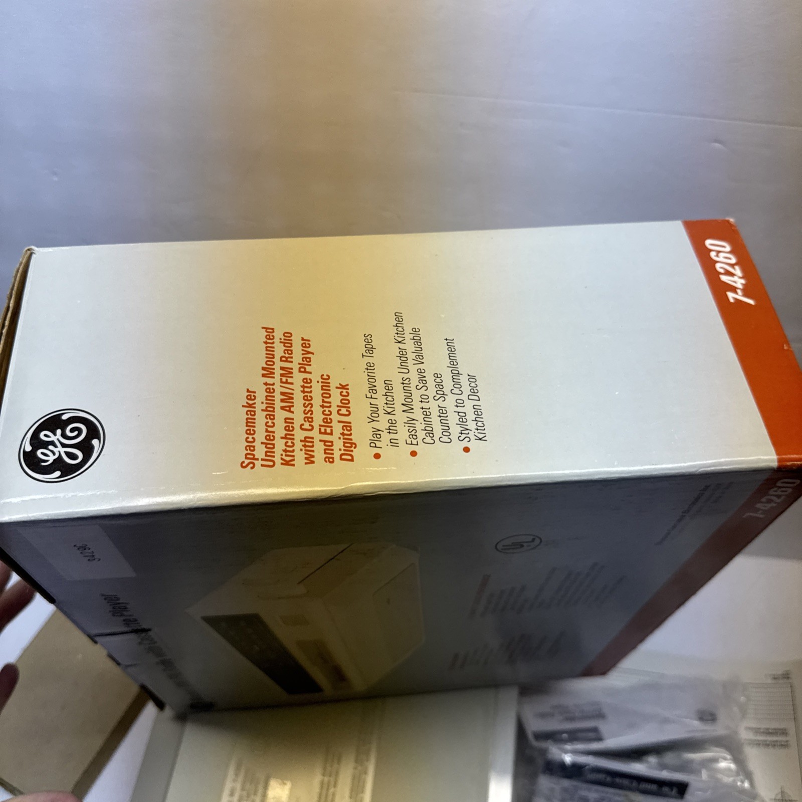 Vintage GE Spacemaker 7-4260 Kitchen AM/FM Radio w/ Cassette Player White Tested