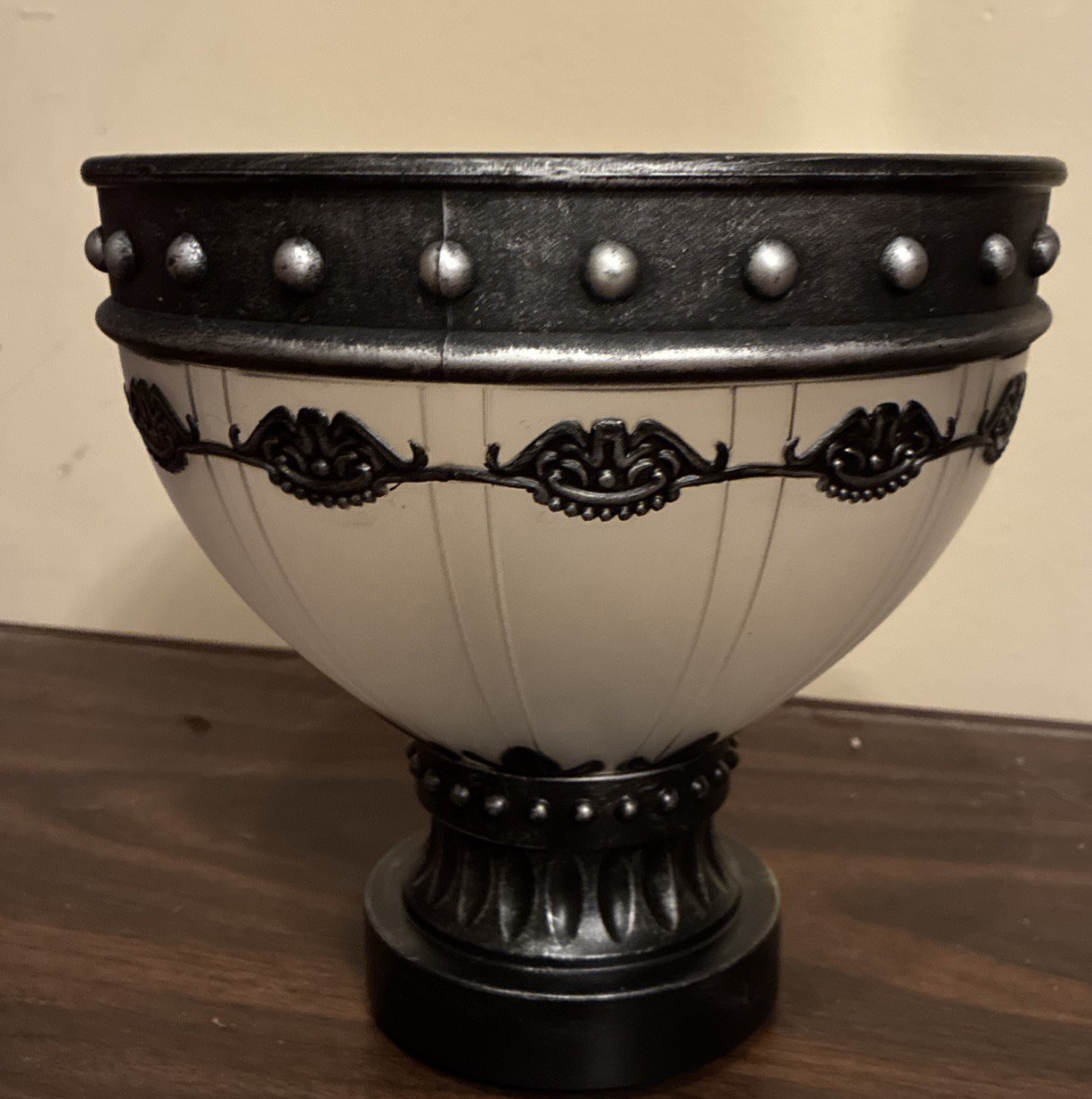 Gemmy Halloween Light Up Goth Pedestal Candy Bowl Red Flame Look Spooky!