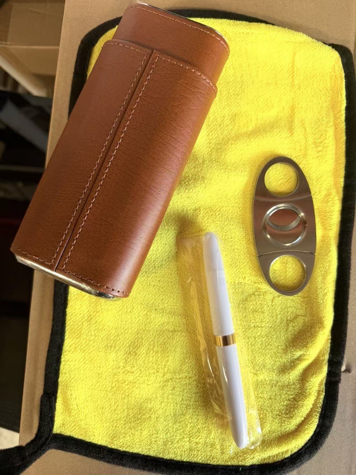 Cedar Lined Cigar Humidor Case Set 3-Pack Travel Leather with Cutter – Gift