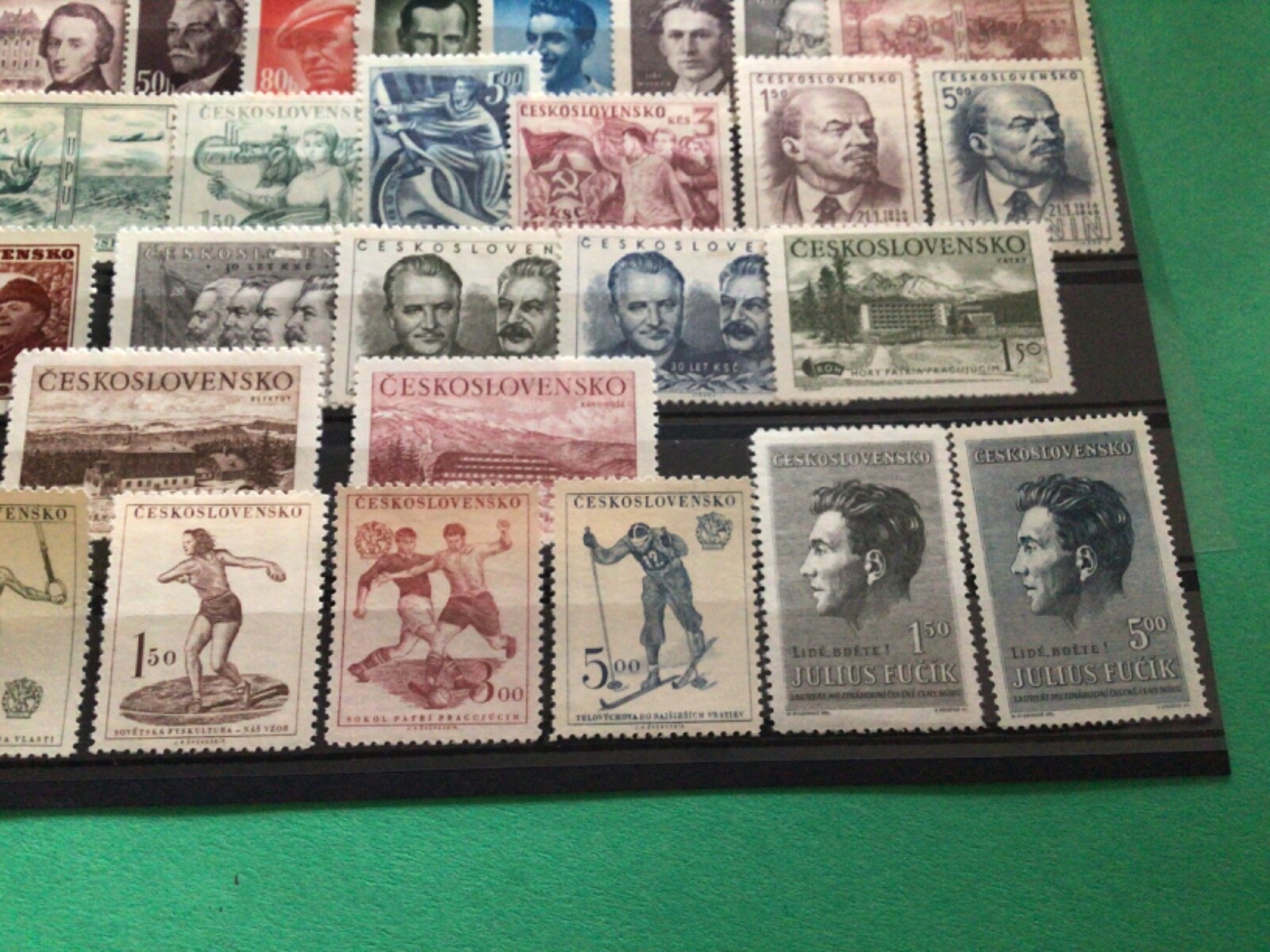 Czechoslovakia mounted mint stamps A20041