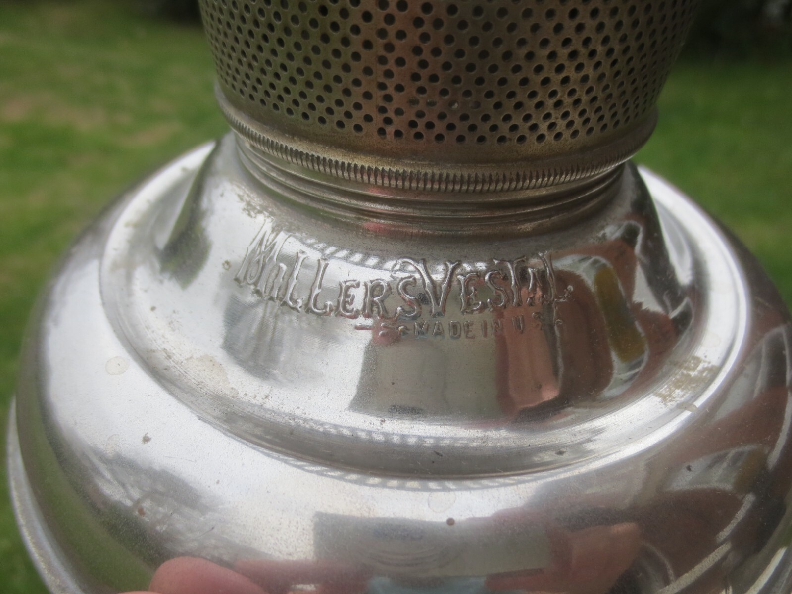 MILLER VESTAL OIL LAMP MADE IN USA With Chimney Shepherds Hut Oil Lamp