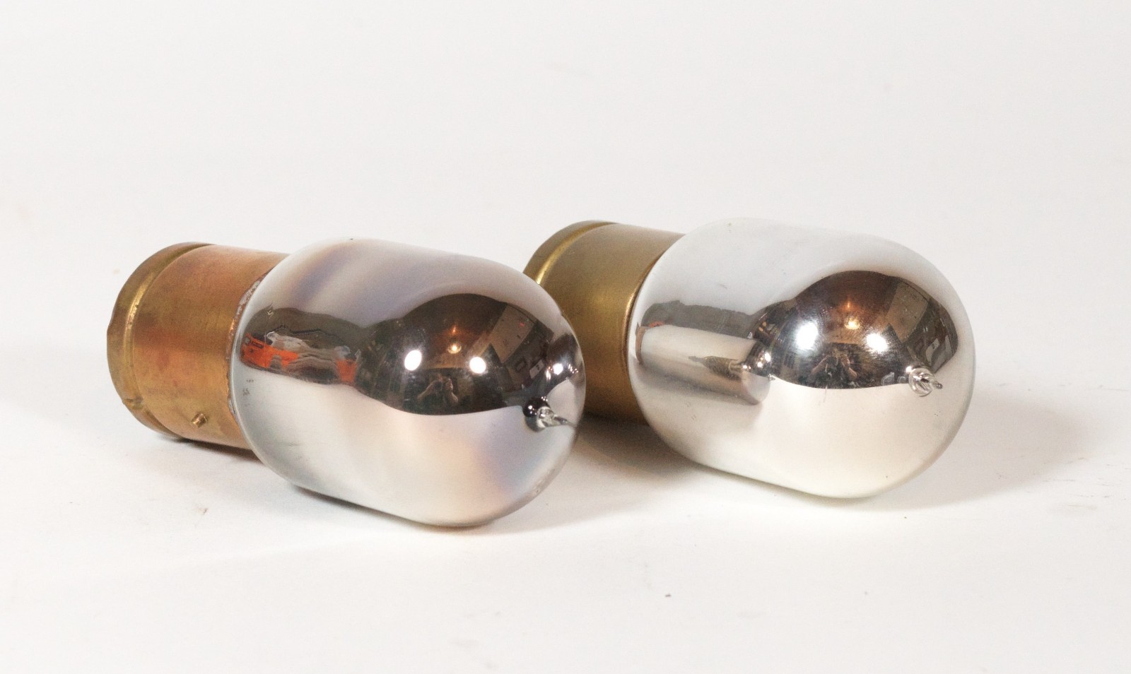 2 Fat Bottle Brass Base, Tipped Volutron UV-201A Radio Tubes w/Good Emissions