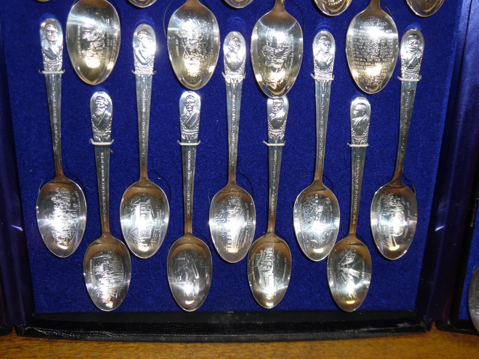 Vintage Wm. Rogers International Silver Plate Presidential 34 Spoon Set In Case