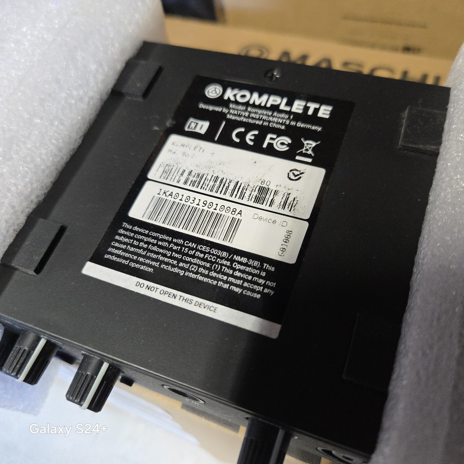 NATIVE INSTRUMENTS　KOMPLETE AUDIO 2 sound product guitar used good condition