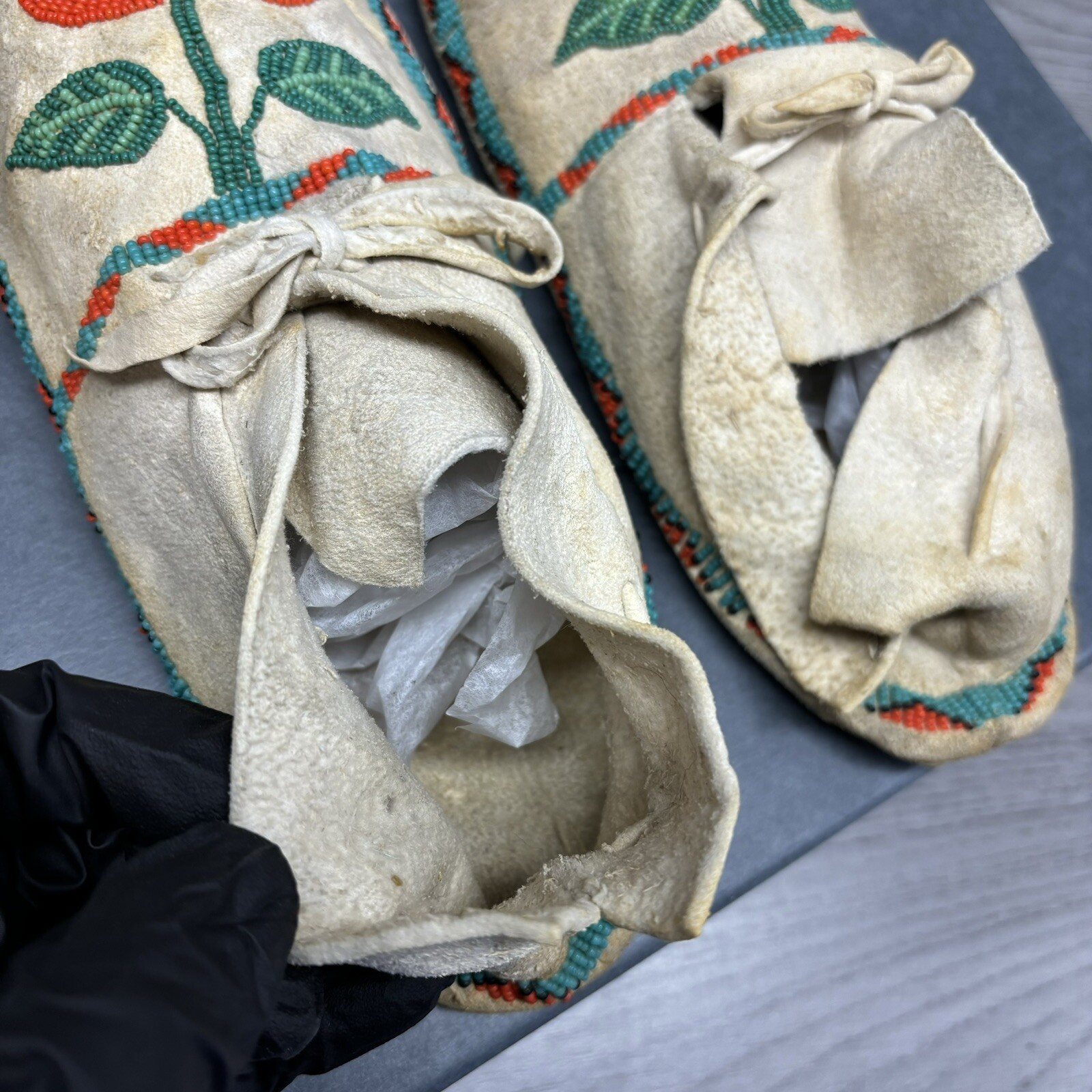 Antique Circa 1900 Northern Plains Beaded Moccasins Teal Orange Flower original